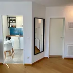 Apartment Vibe Altstadt - Zentral - Sonnig - Voll Ausgestattet Monchengladbach