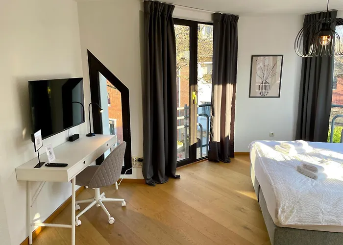 Vibe Altstadt - Zentral - Sonnig - Voll Ausgestattet *