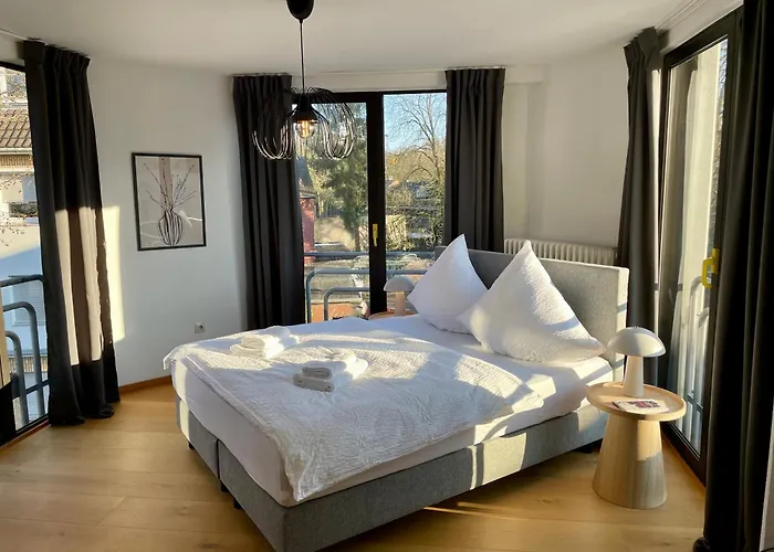 Vibe Altstadt - Zentral - Sonnig - Voll Ausgestattet